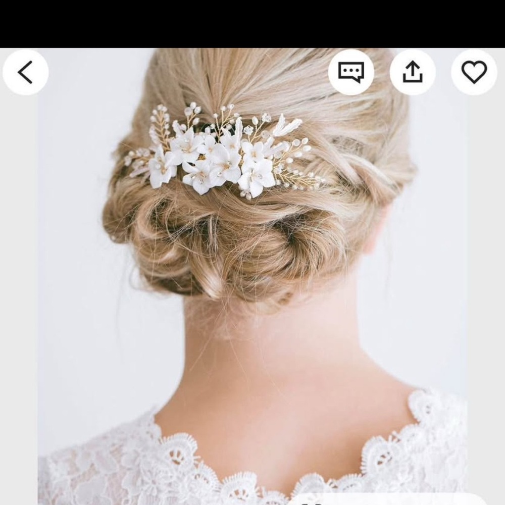 Elegant White Floral Hair Accessory